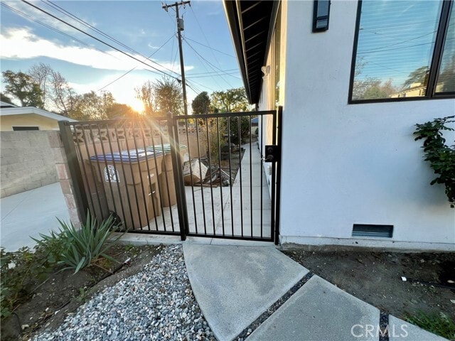 Building Photo - 921 N Berkeley Ave