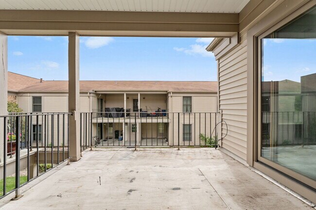 Building Photo - 1808 Fayette Walk