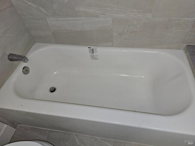 Building Photo - 412 Lincoln St