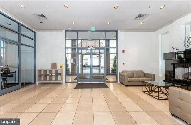 Building Photo - 414 Water St