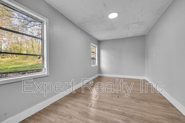 Building Photo - 616 Rutledge Dr