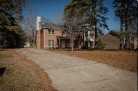 Building Photo - 3br Brick Townhome