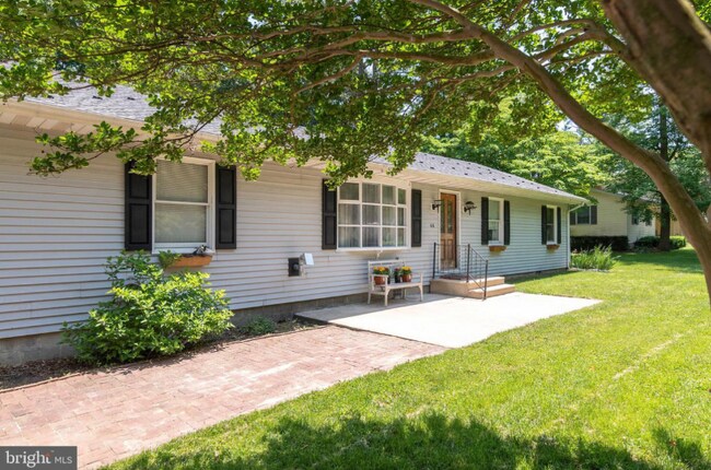 Building Photo - 44 Lexington Dr