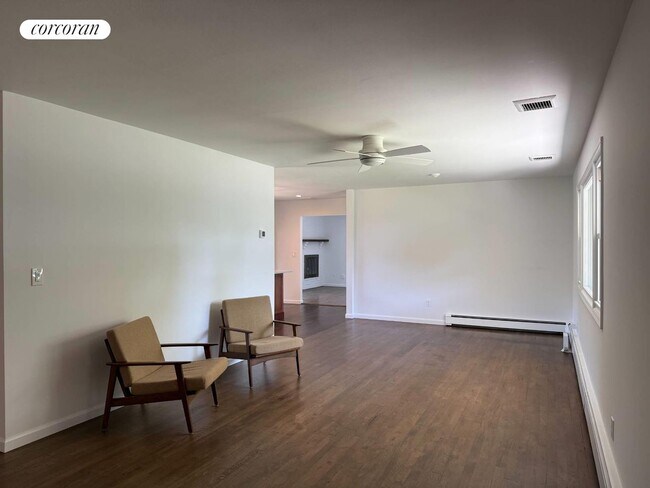 Building Photo - 3220 Delmar Dr