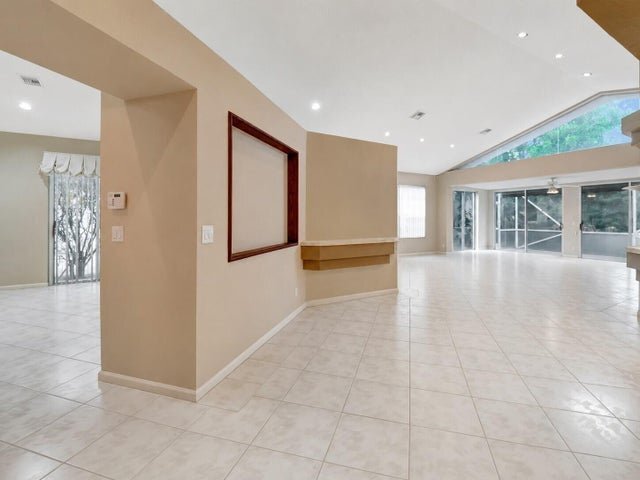Building Photo - 11081 Springbrook Cir