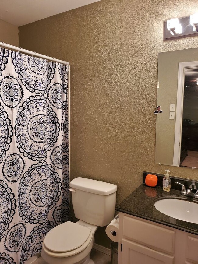 Building Photo - 3 br, 2 bath House - 627 Woodmere Dr