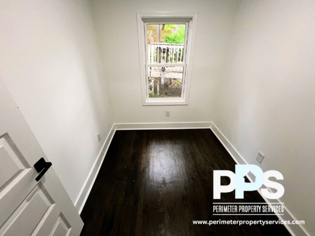 Building Photo - 1064 Westmoor Dr NW