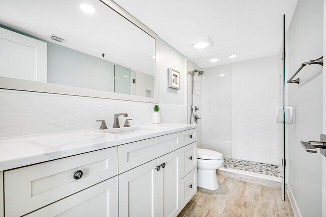 Building Photo - 1300 Jimmy Buffett Mem Hwy