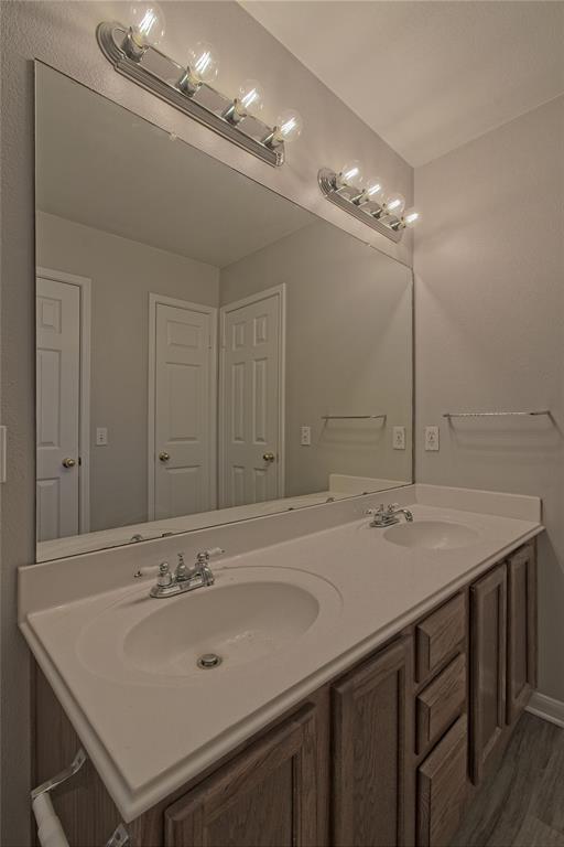 Building Photo - 300 Caladium Ct