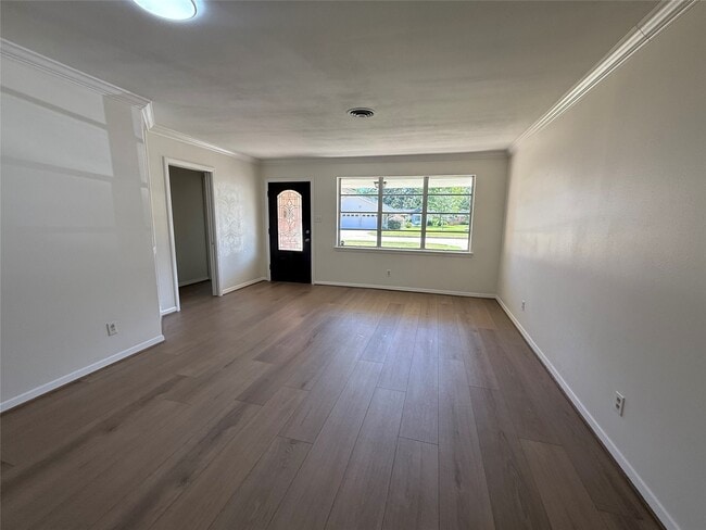 Building Photo - 10410 Barwood Dr