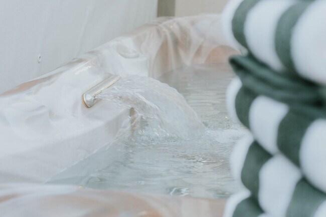 Building Photo - 5008 Onstad St