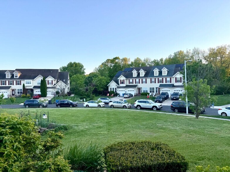 Building Photo - 214 Westbrook Dr
