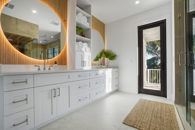 Building Photo - 19471 Harbor Rd S