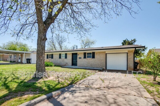 Primary Photo - 636 SW 13th St