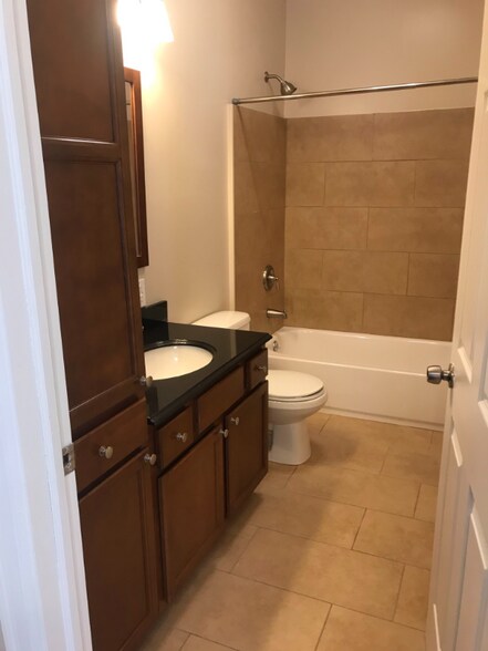 Building Photo - 469 Tacoma Ave