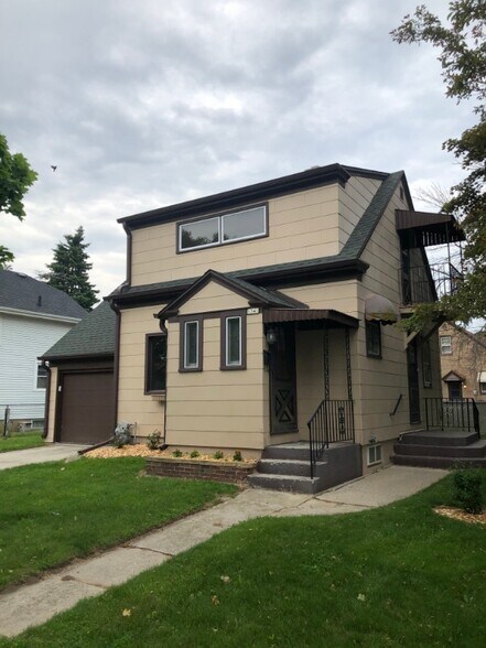 Building Photo - 1341 S 20th St