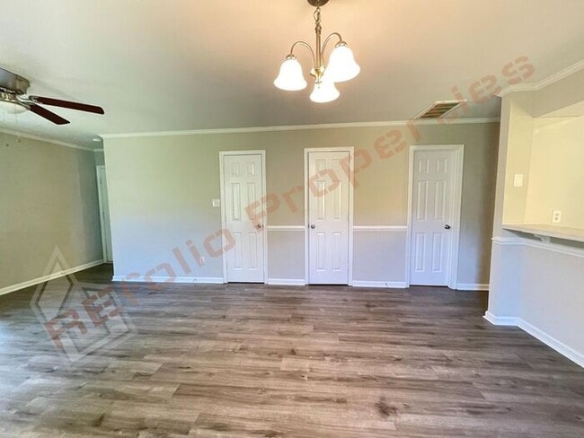Building Photo - Carpetless 2 BD 2.5 Bath 2 Story Quadplex ...