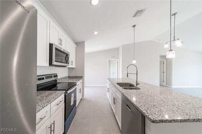 Building Photo - 2122 NW 9th Ave