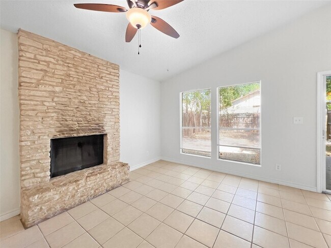 Building Photo - 1012 Fieldwood Dr