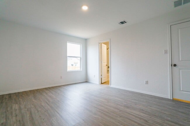 Building Photo - 4220 Revetment Way