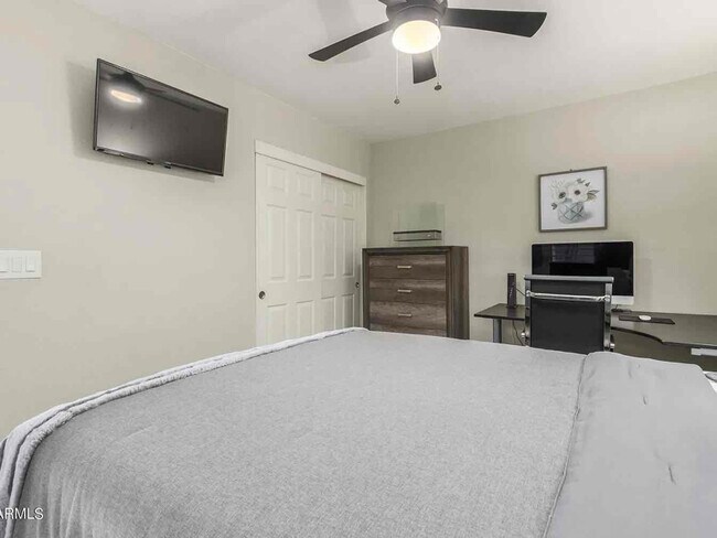 Building Photo - 6583 N 79th Pl