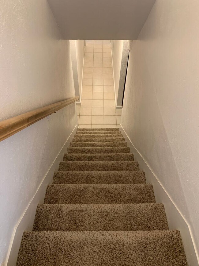 Building Photo - 4BD/2BA Table Mesa Home - Close to everything
