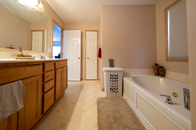 Building Photo - 5157 Yuma Ln N