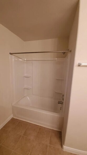 Primary bathroom - 12323 Skyview Amber Court