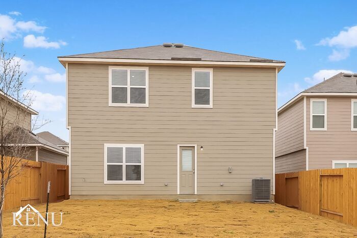 Building Photo - 11002 Chatham Ct