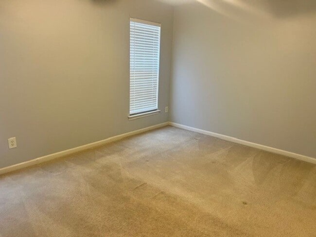 Building Photo - Townhome in Matthews