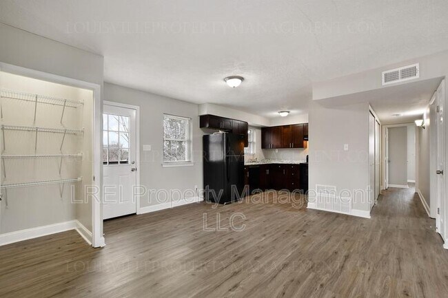 Building Photo - 8003 Grenelle Dr