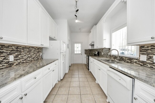 Building Photo - 4112 Meyerwood Dr