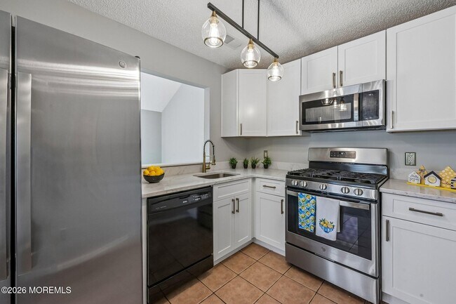 Building Photo - 3015 Lighthouse Ln