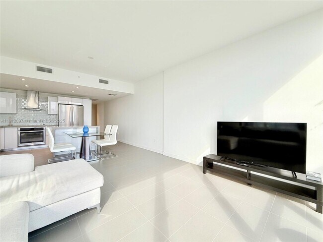 Building Photo - 1600 NE 1st Ave