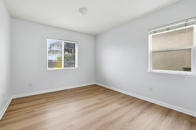 Building Photo - 11 Stony Hill Pl