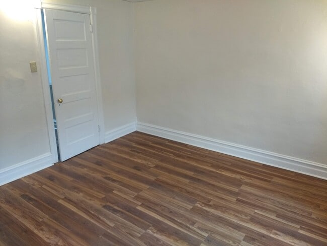 Building Photo - 424 N Jordan St