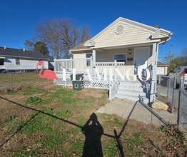 Building Photo - 25 Castlewood Ave