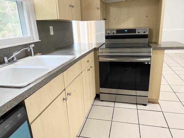 Building Photo - 845 White Oak Ct