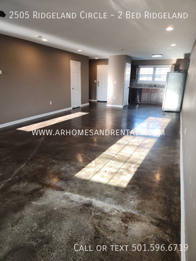 Building Photo - 2505 Ridgeland Cir