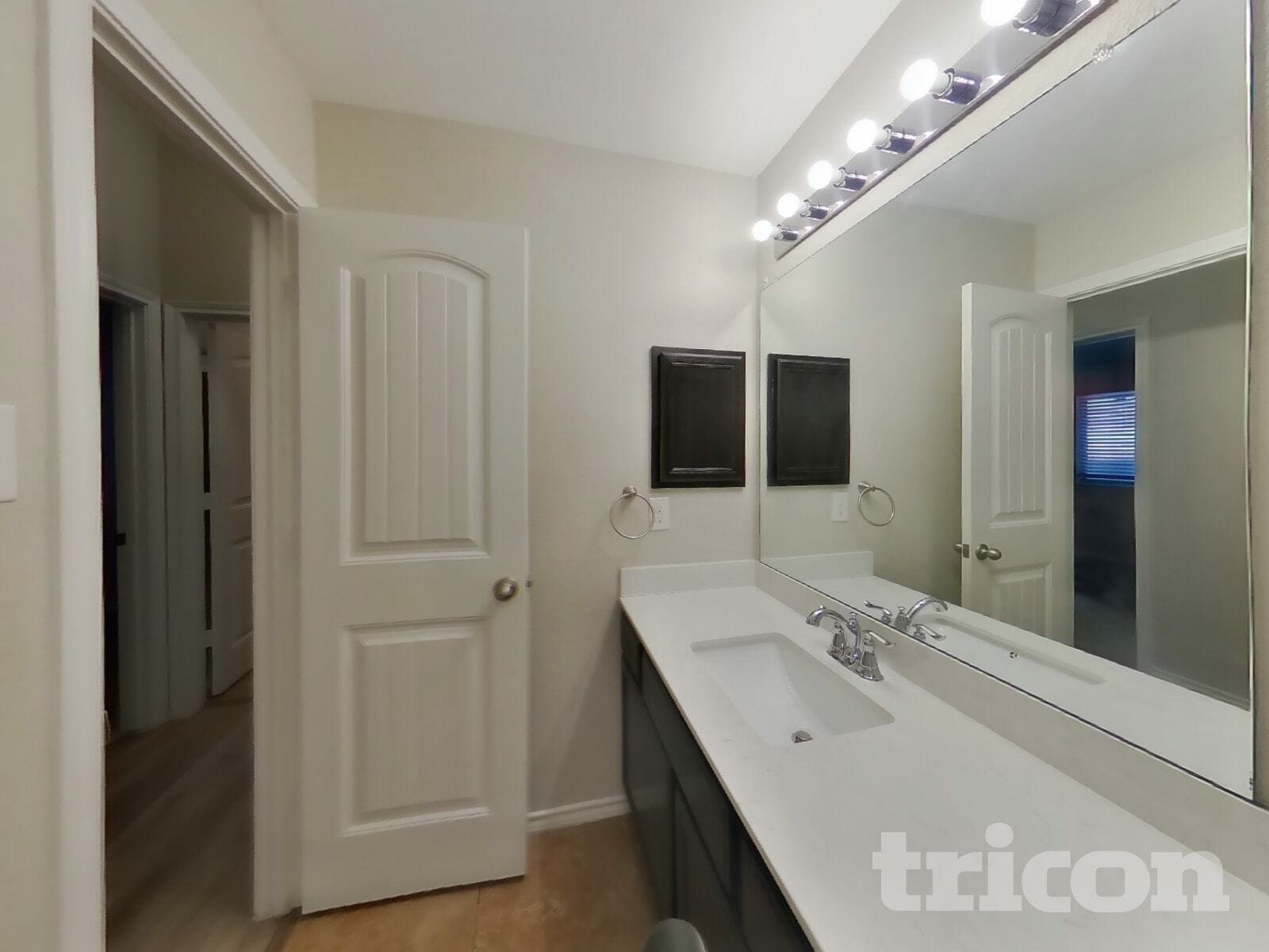 Building Photo - 313 Lucky Landing Dr