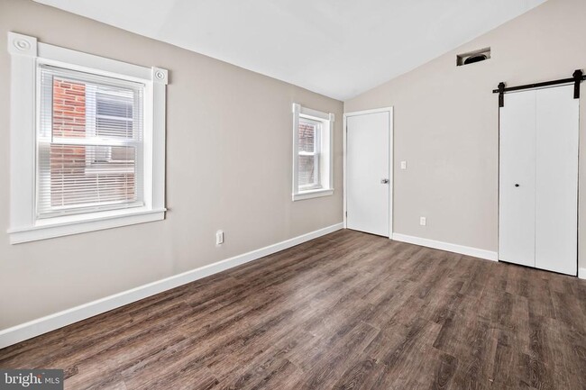 Building Photo - 731 S Bond St