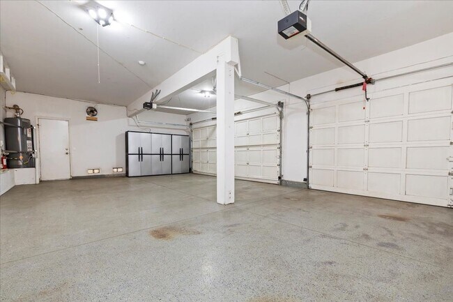 Building Photo - Lakefront Home for Lease – Panoramic Views...