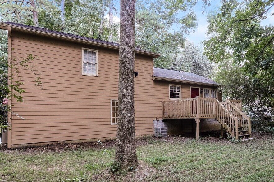 Building Photo - 2350 Bankstone Dr SW