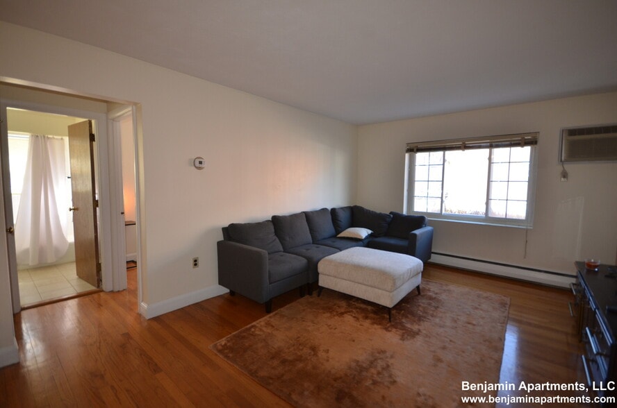 Building Photo - 3 Brattle Dr