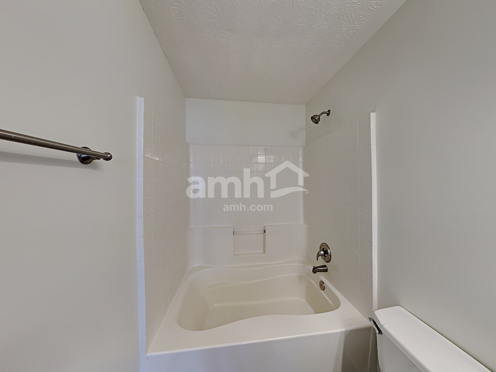 Building Photo - 2180 Lexington Ln