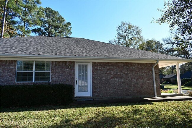 Building Photo - 203 Pine Valley
