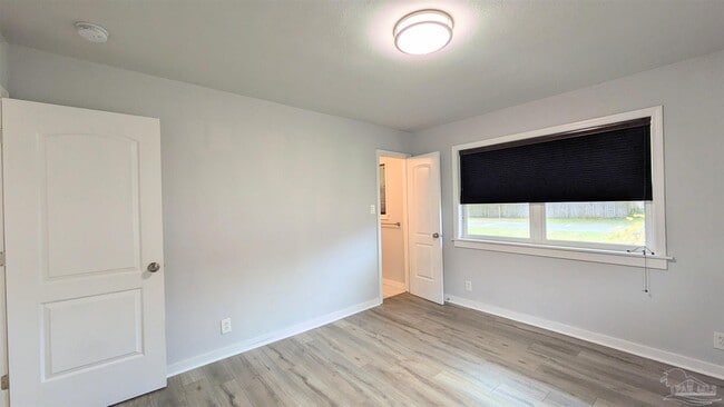 Building Photo - 5912 Sarah Dr