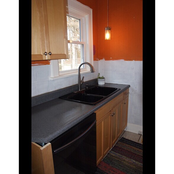 Building Photo - 921 Fuller Ave NE