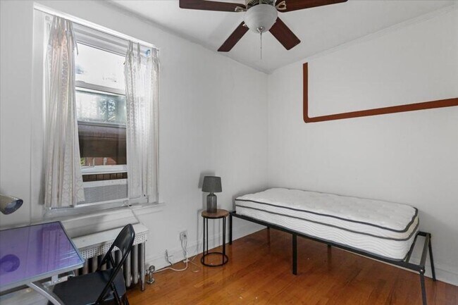 Building Photo - 4 bedroom in Chicago IL 60647