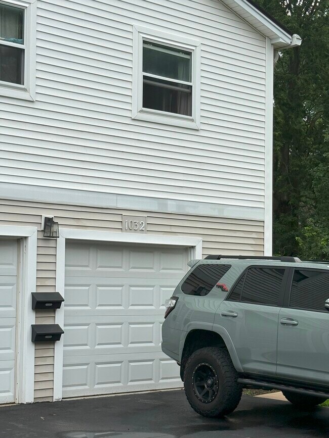 Building Photo - 1032 Inverrary Ln